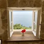 Traditional Island Murvica House Bol