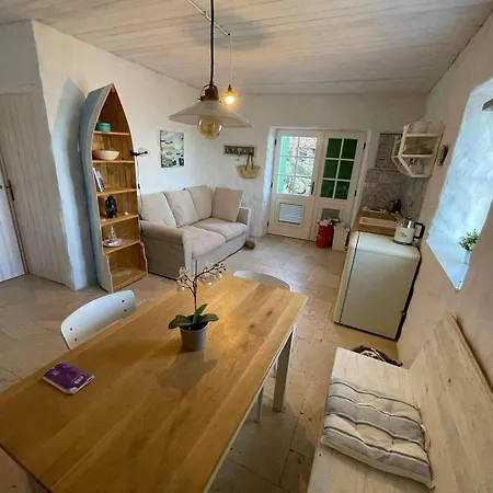 Traditional Island Murvica House *